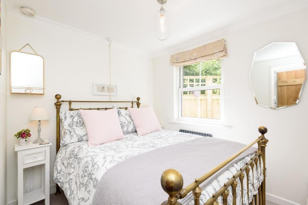 Bijou Coastal Apartment In Polperro With Hot Tub Onsite Parking Downhill Walk To Village Exterior foto