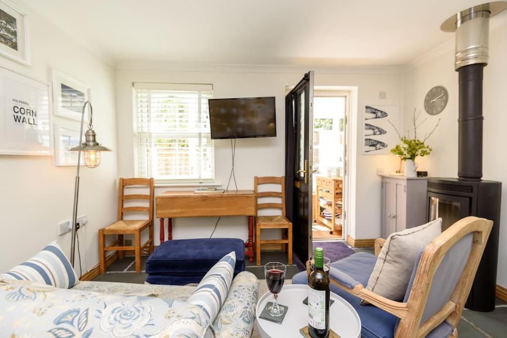 Bijou Coastal Apartment In Polperro With Hot Tub Onsite Parking Downhill Walk To Village Exterior foto