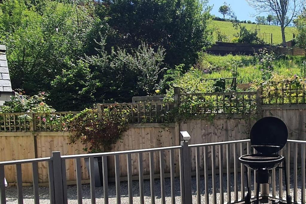Bijou Coastal Apartment In Polperro With Hot Tub Onsite Parking Downhill Walk To Village Exterior foto