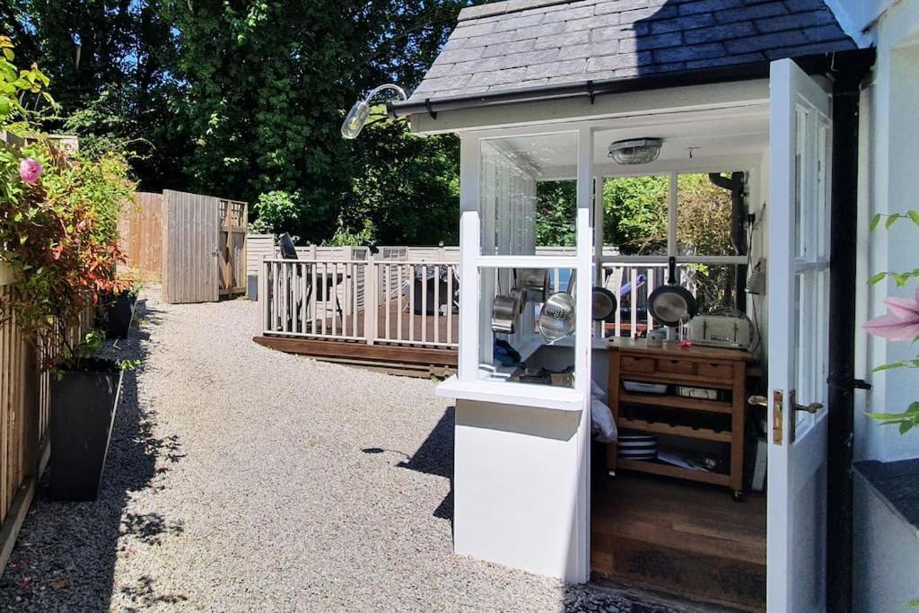 Bijou Coastal Apartment In Polperro With Hot Tub Onsite Parking Downhill Walk To Village Exterior foto