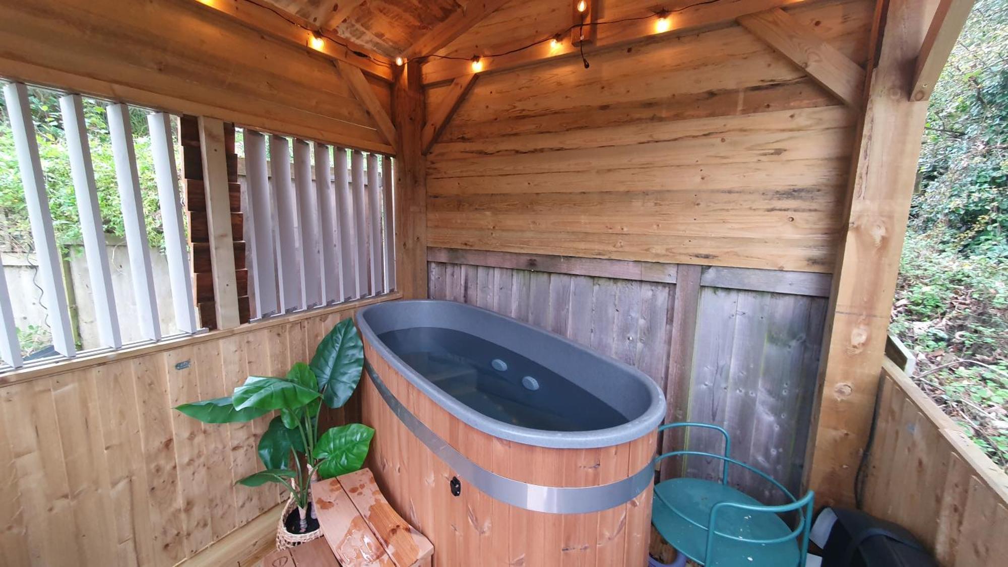 Bijou Coastal Apartment In Polperro With Hot Tub Onsite Parking Downhill Walk To Village Exterior foto